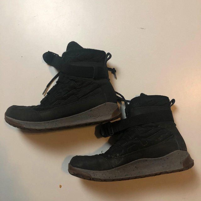 Chaco Womens Waterproof Winter Boots Size 9 in Women's - Shoes in Guelph - Image 3