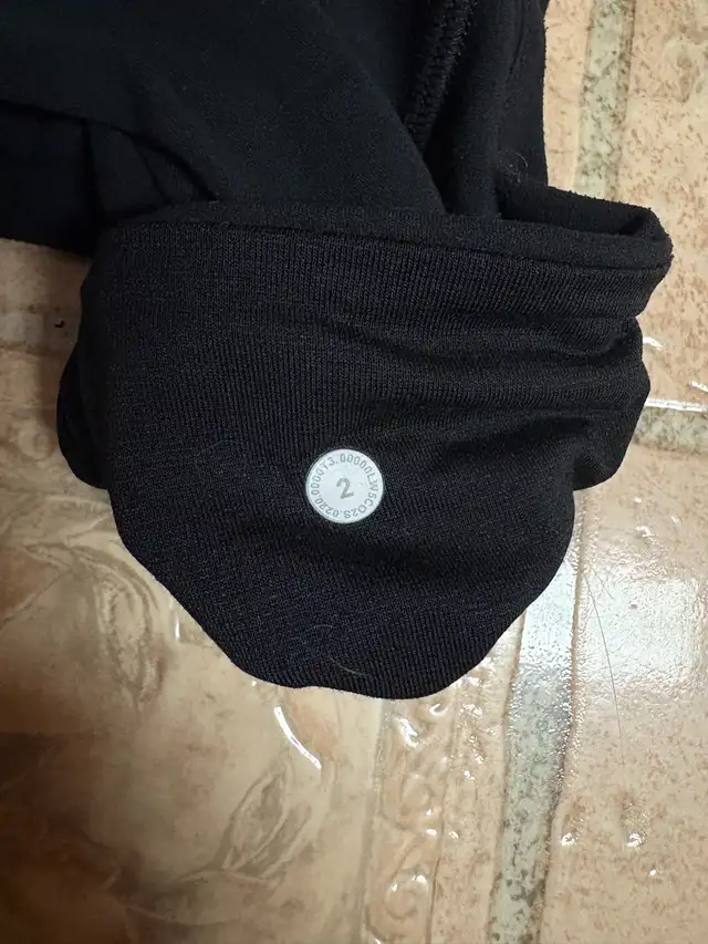 lululemon black align joggers in Women's - Bottoms in Medicine Hat - Image 4