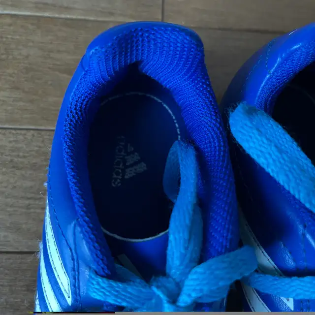 Adidas kids Soccer Shoes Sneakers 12K in Soccer in Ottawa - Image 7