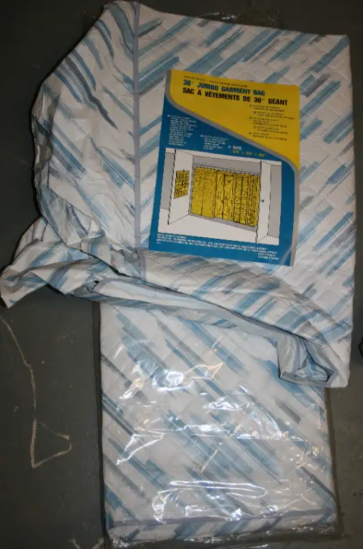 Large Hanging Storage Bag in Storage & Organization in Oakville / Halton Region - Image 3