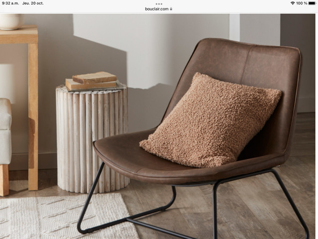 Fauteuil Contemporain  (acheté chez Bouclair) in Chairs & Recliners in Gatineau - Image 3