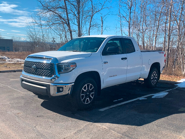 2018 Toyota Tundra SR5 4x4 5.7 in Cars & Trucks in Moncton - Image 2
