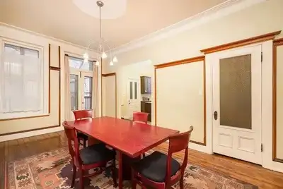 [UNIQUES] Table salle à manger  + [4] Chaises!, View more