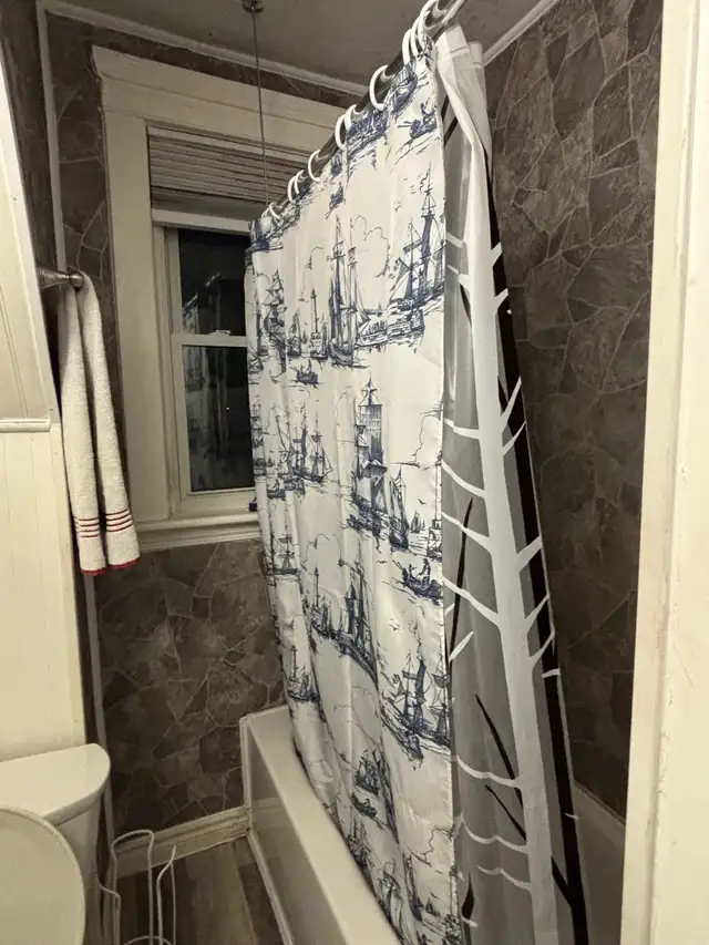 1 bd avail in a 2 bd house in Room Rentals & Roommates in Stratford - Image 3