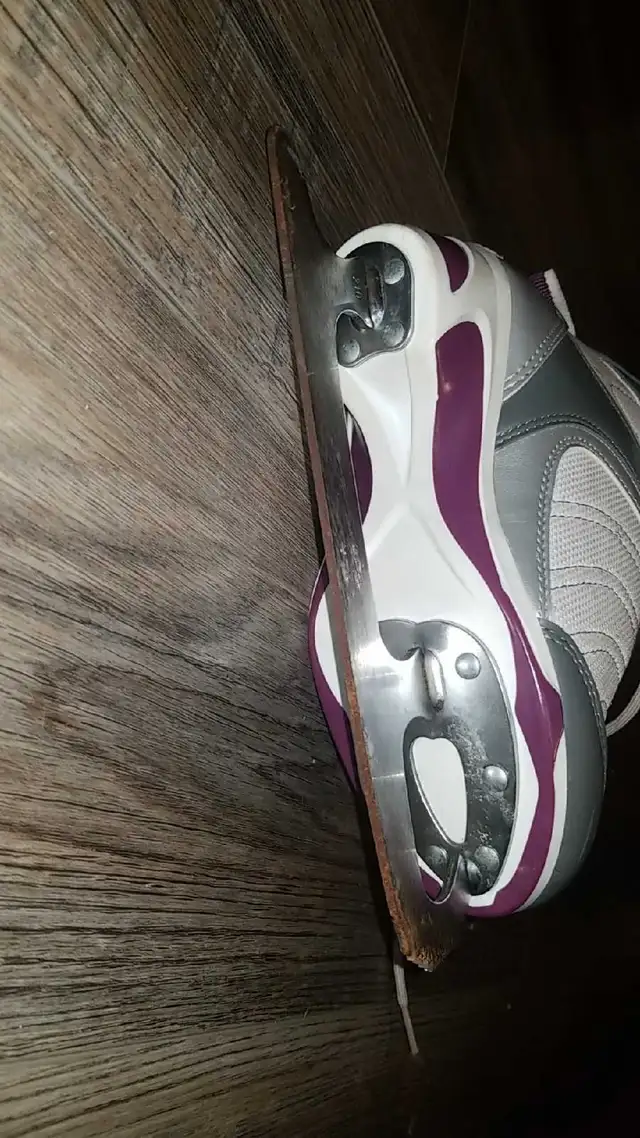 Bladerunner Vela XT  IceSkates   Size US: 5 Female in Skates & Blades in Ottawa - Image 8