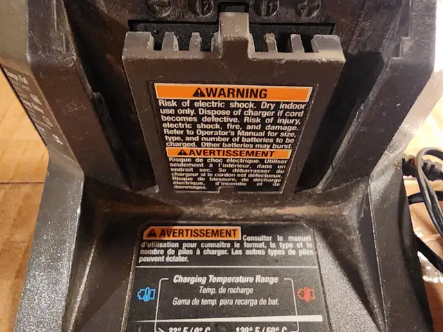 Ridgid R86093 Lithium-Ion Wall Mount Battery Charger in Power Tools in Windsor Region - Image 9
