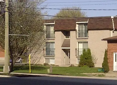 Top-level I bedroom apartment available in a desirable, peaceful Waterloo neighborhood bordering the...