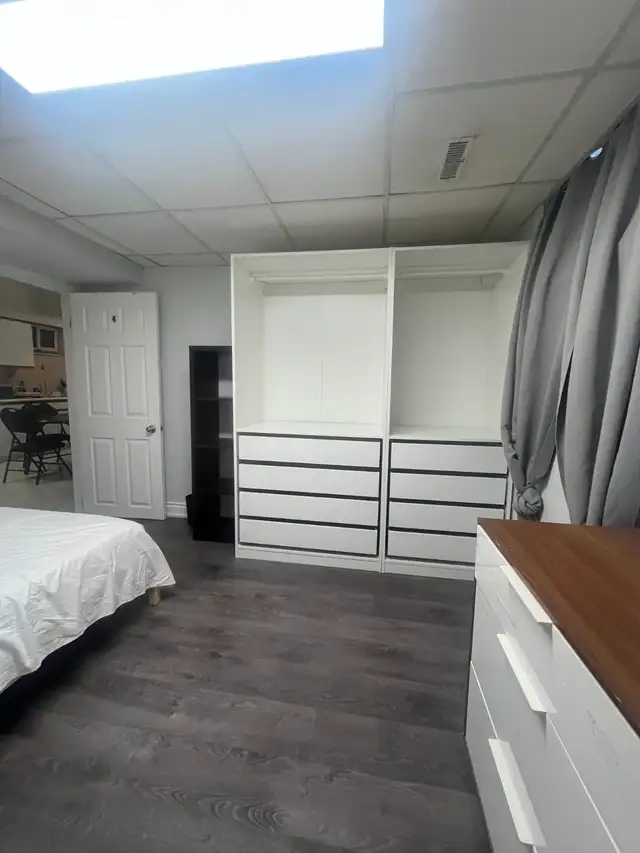 AFFORDABLE ROOM FOR RENT!!! Near York University! in Room Rentals & Roommates in City of Toronto - Image 3