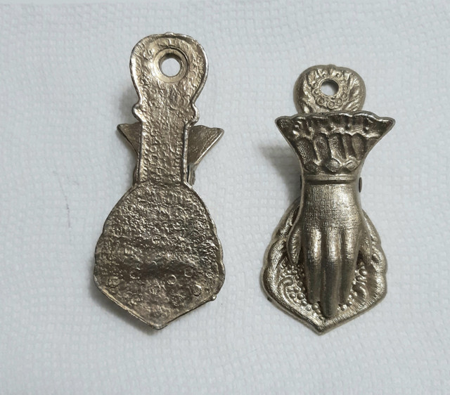 Victorian hand clips in Arts & Collectibles in Ottawa - Image 2