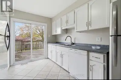 newly renovated 5 bedroom u of g rental. all new stainless steel appliances 2 full baths dishwasher...