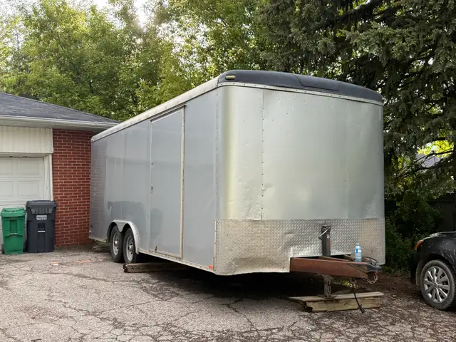 8.5x20ft 2015 Continental Cargo Trailer Enclosed Car Hauler  in Cargo & Utility Trailers in Mississauga / Peel Region - Image 2