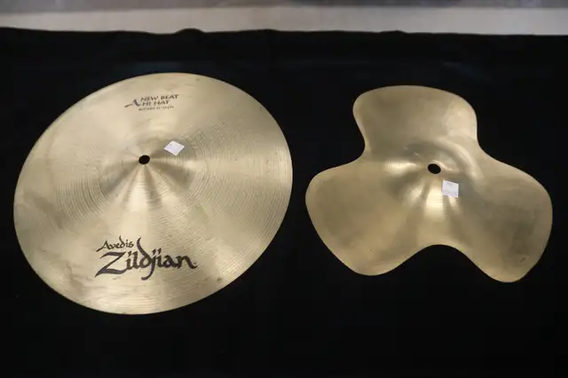 13" Hi Hats  ZILDJIAN New Beat Avedis W/ Custom Top (#5958)