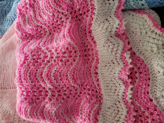Hand knitted Baby Blanket in Clothing - 3-6 Months in Peterborough - Image 2