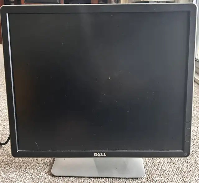 Dell P1914Sf Monitor in Monitors in Kitchener / Waterloo - Image 6