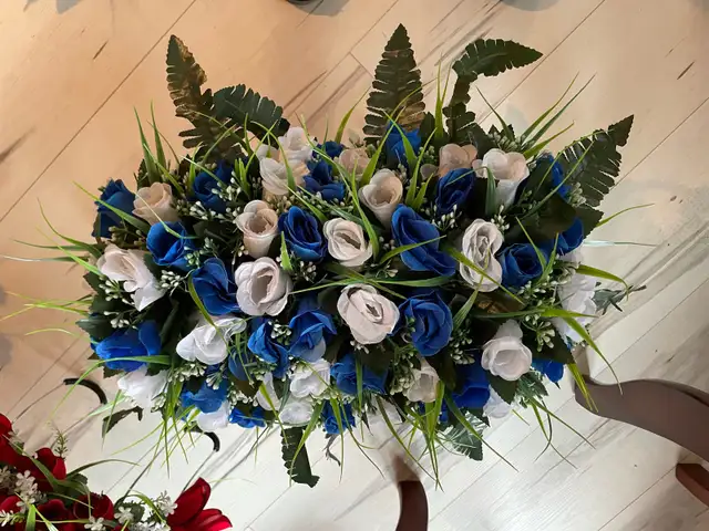 flowers arrangements fleural cemetery center peace in Hobbies & Crafts in Bathurst - Image 4