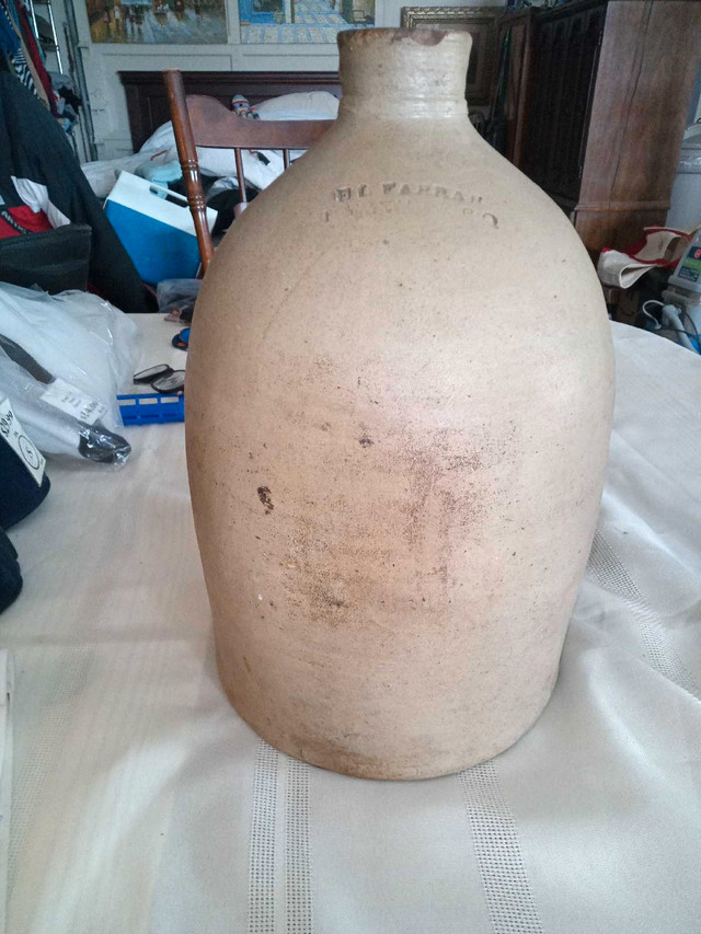 EL Farrar, Iberville PQ Stoneware jug (1 gal.) 1881-1918 dans Art et objets de collection  à Yarmouth - Image 2