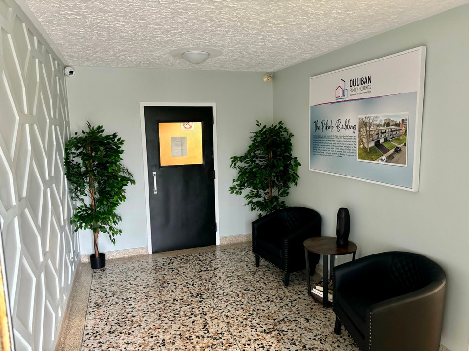 Newly Renovated 1 Bedroom Unit-Queenston & RedHill! 5
