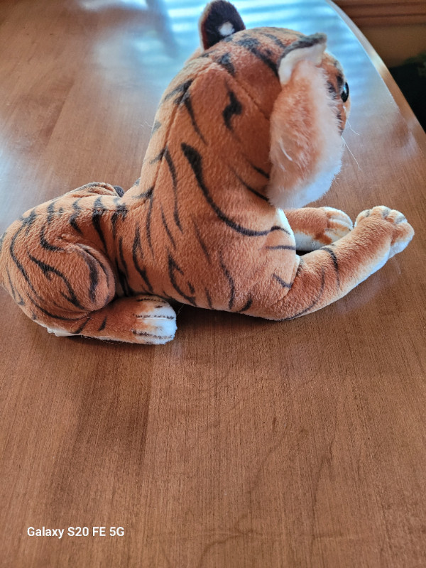 Plush Tiger in Toys & Games in Markham / York Region - Image 3