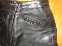 Pantalon motard en cuir pour femme / Women's leather biker pant