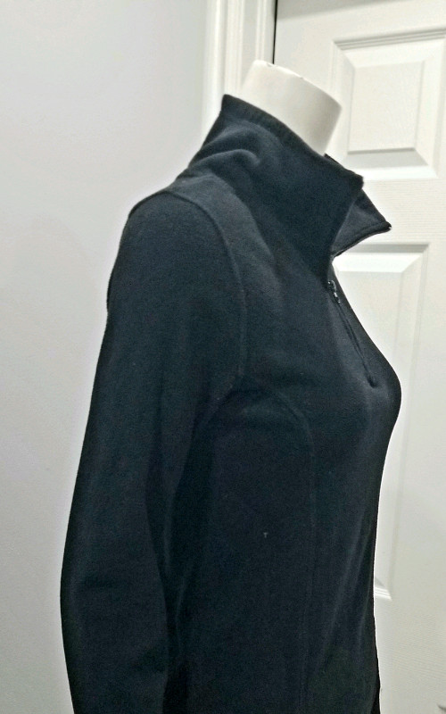 VGUC - Women's Old Navy Half Zip Fleece Black Sweater Size XS in Clothing in Oshawa / Durham Region - Image 3
