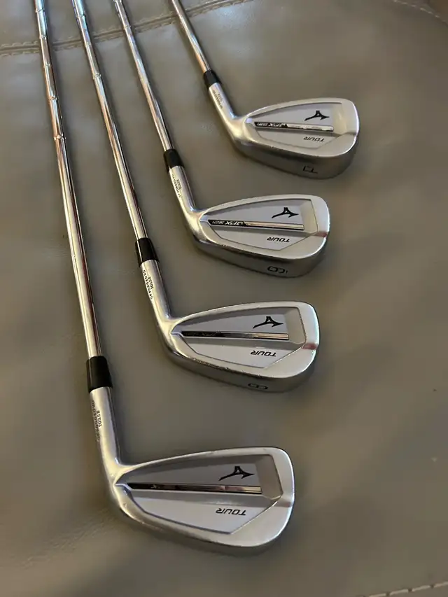 Mizuno JPX 921 tour/forged combo set 4-pw in Golf in Trenton - Image 3