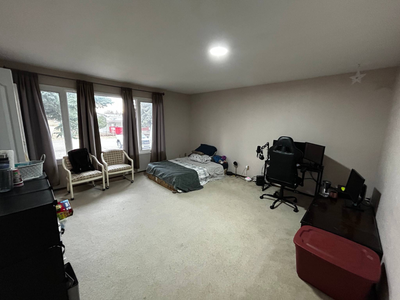 5 minute walk to University of Lethbridge, 2 minutes to the bust stop. Large room with big walk-in c...