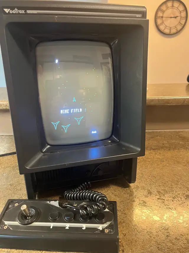 Vectrex console in Older Generation in Winnipeg - Image 4