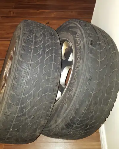 Size: 2 35 70 r 16 Original jeep mags Yokohama Geolander Ht-s Still good from 1 to 2 seasons