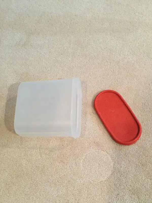 Tupperware, 2 Snack Containers,  Jug in Kitchen & Dining Wares in Vancouver - Image 5
