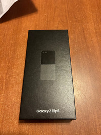 Samsung galaxy z Flip 5 phone