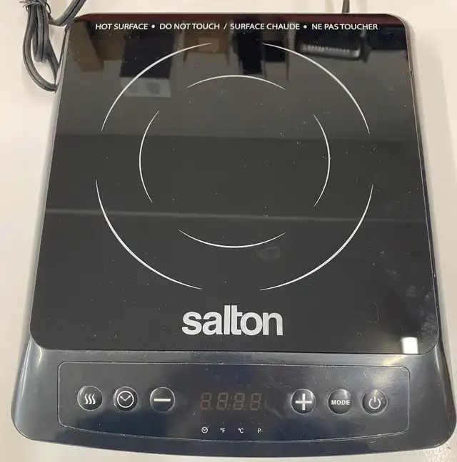 Salton Induction Cooktop, slim low-profile model in Stoves, Ovens & Ranges in Winnipeg - Image 2