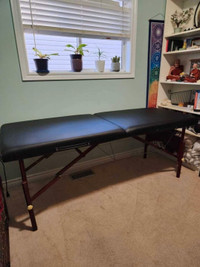 Massage table/Reiki table-foldable w/headrest