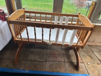 Baby wooden cradle 