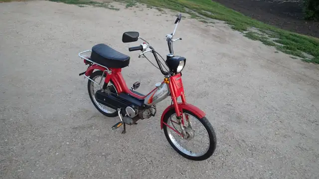 1980 Honda PA50cc moped in Scooters & Pocket Bikes in Saskatoon - Image 5