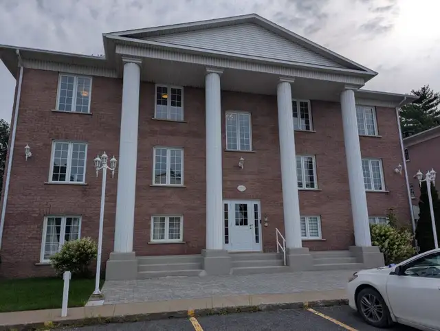 4.5-Bedroom Apartment for Rent in Saint-Luc, Adjacent to a Wooded Area