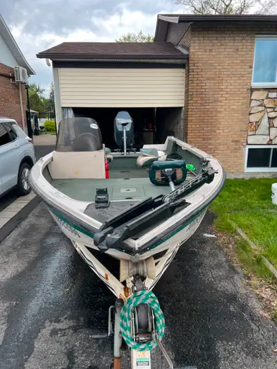 2000 Crestliner FishHawk 1750 Boat 2016 Yamaha F90 four stroke motor OMC trolling motor 50 force 2xH...