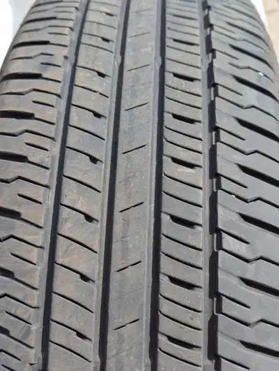 I am selling only 3 tires Dunlop Grandtrek PT20 tire, size 225/65R17, which is in good, pre-owned co...