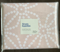 BRAND NEW STILL IN PACKAGE QUEEN SIZE DUVET COVER-pick up only