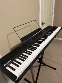 Piano full size 88 keys in GREAT condition & accessories 