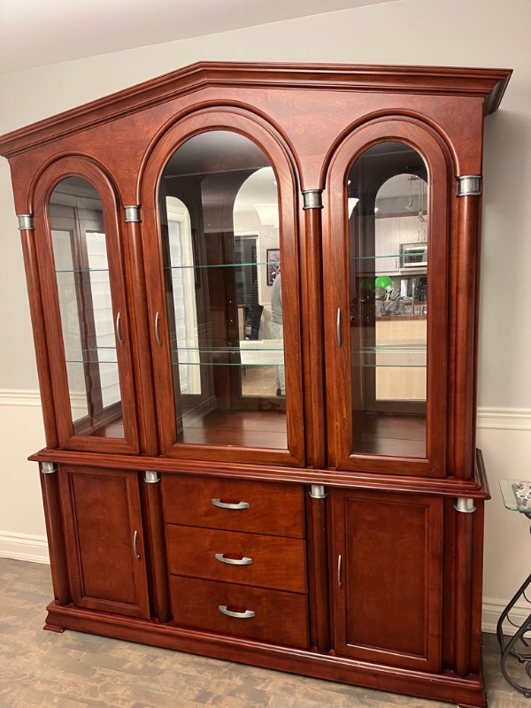 Hutch Buffet / Buffet vaisselier Buffets et vaisseliers Laval/Rive