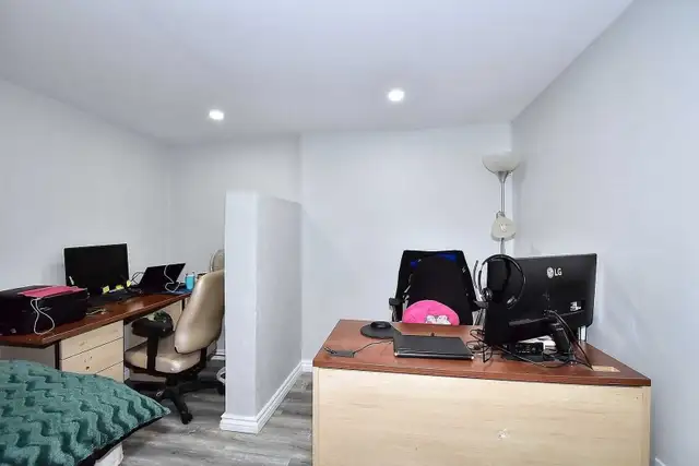 3 bedroom basement with separate entrance in Long Term Rentals in Oshawa / Durham Region - Image 7