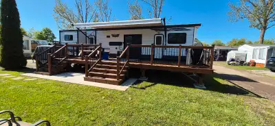 2021 Wildwood Lodge, 42QBQ, bunk house model, one owner, super clean, non smoker, no leaks, no mold,...
