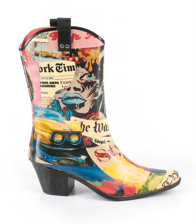 Size 10 Women Corkeys Rodeo Rain Boots in Women's - Shoes in Cole Harbour - Image 2