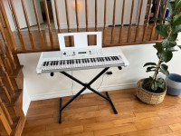 Yamaha EZ-300 electronic keyboard  