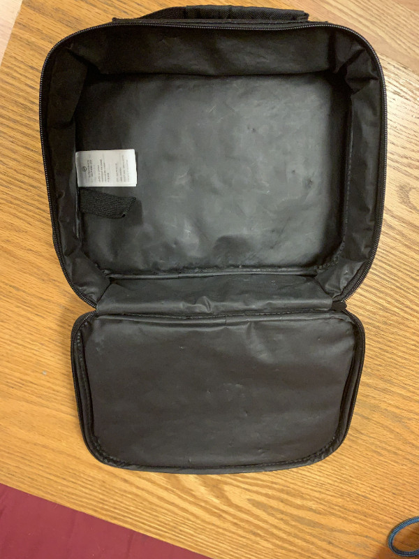 Nike Lunch Box / Lunch Bag - $20 in Storage & Organization in Ottawa - Image 2