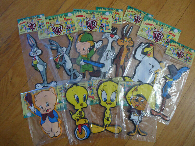 1977 Bugs Bunny Coll. 10 Grands Magnets Coyotte Looney Tunes in Arts & Collectibles in Québec City