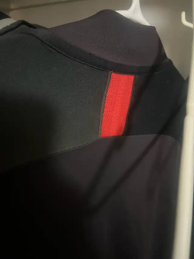 Alberta Sales, Nike Men's PSG Quarter Zip Top (L), Charcoal in Arts & Collectibles in Revelstoke - Image 4