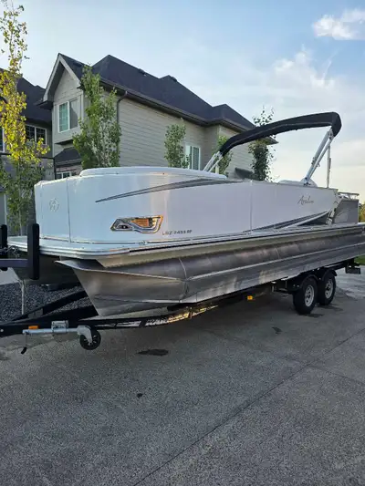 2015 Avalon LSZ 2585 RF – Rear Fish Layout Pontoon 154.2 Original Hours • Excellent Condition • This...