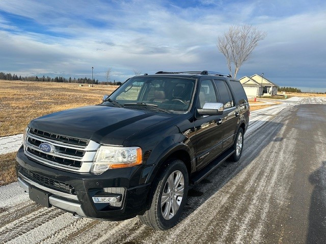 2016 Ford Expedition Platinum. Looks and Drive's Great. in Cars & Trucks in Edmonton