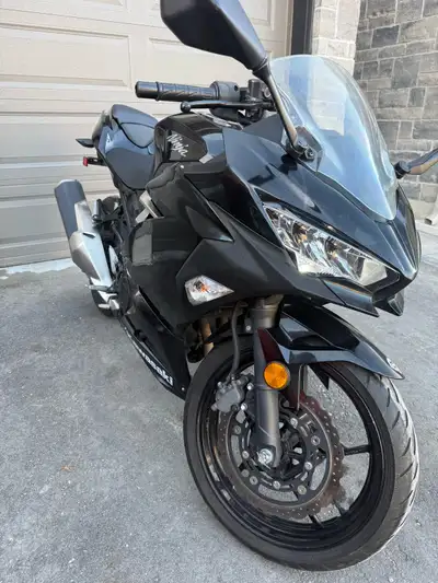 2018 Ninja 400 Almost 40,000km Stored in Garage. No accidents/damages.